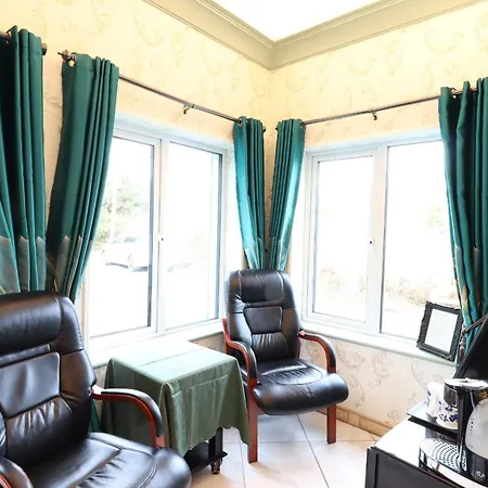 Ferndale Luxury Boutique לינה וארוחת בוקר