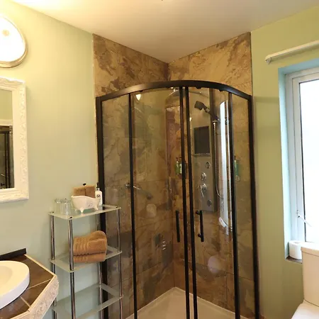 Ferndale Luxury Boutique לינה וארוחת בוקר 5*